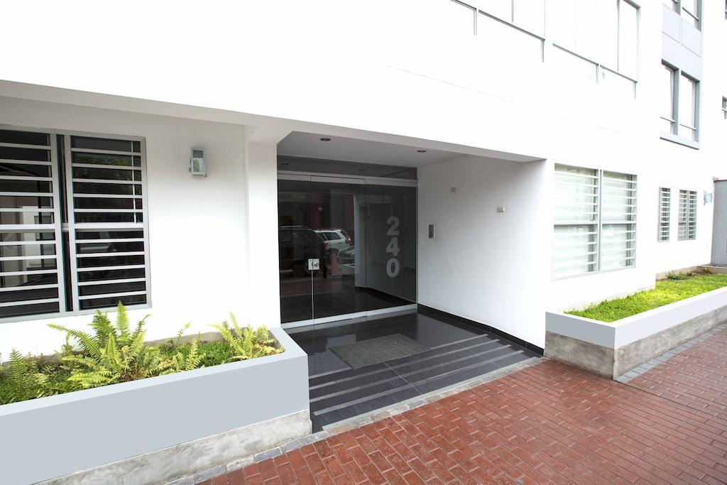Mla Apartments - Alcanfores Lima Habitación foto